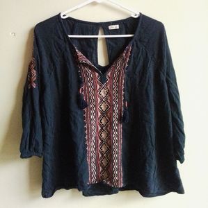 Hollister embroidered keyhole peasant top, size M